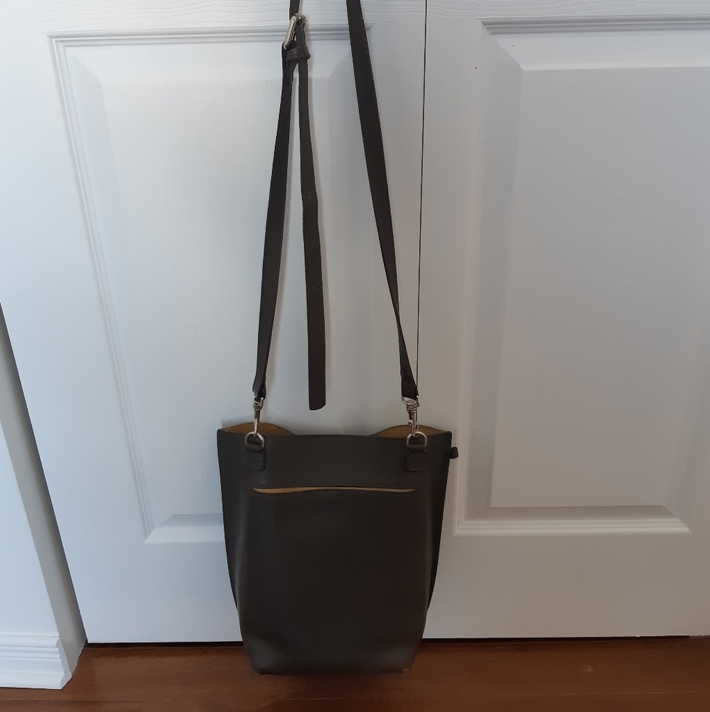 Everyday Crossbody Bag in Dark Gray